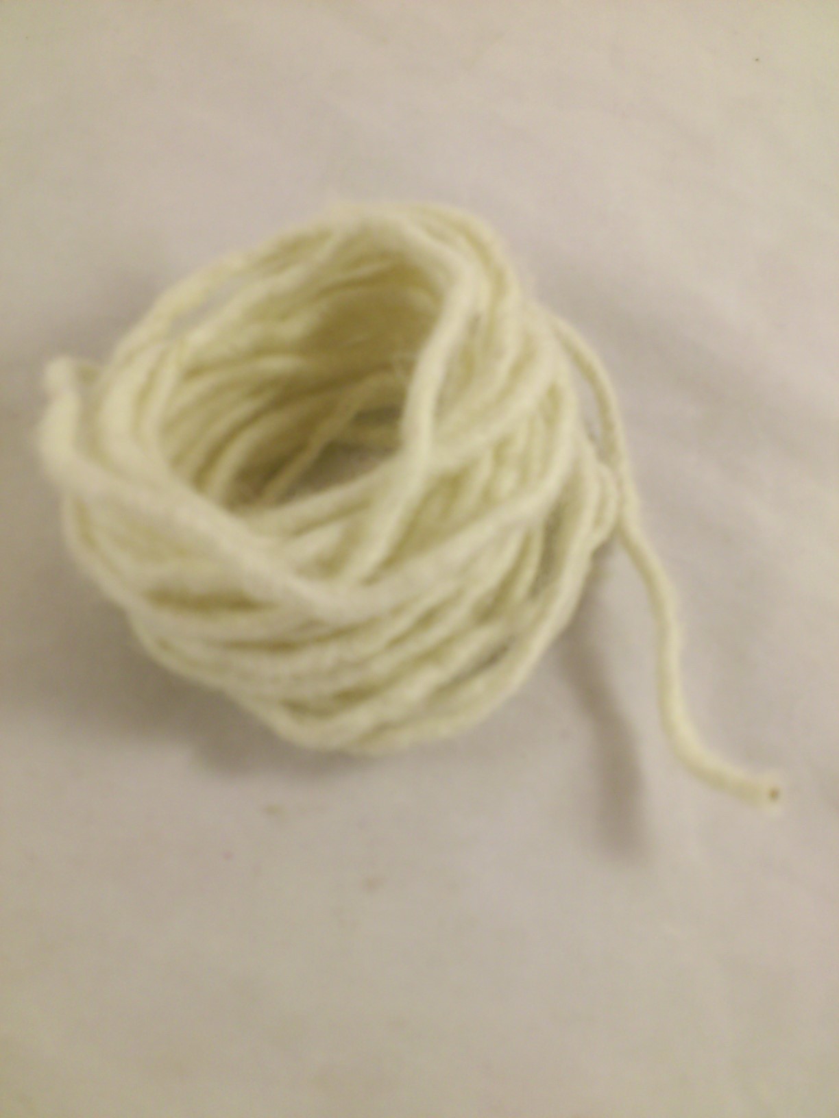 Cordelette de laine 5 m. lait crème (WE04)